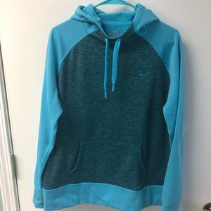 Nike Women’s Therma Fit Hoodie. Like new.  Size XL